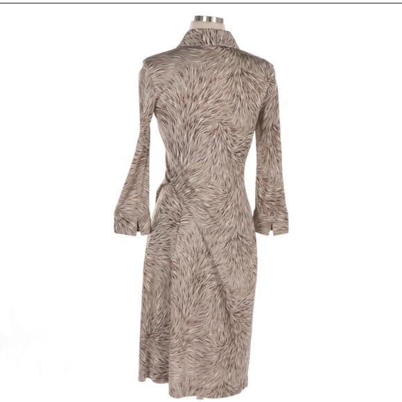 Diane von Furstenberg Silk Jersey Knit Dress – Abstract Print, Button Front Sz 6 - Picture 3 of 5